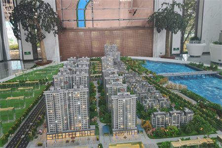 南燕都一楼，90平两室精装带储藏室72万可按揭